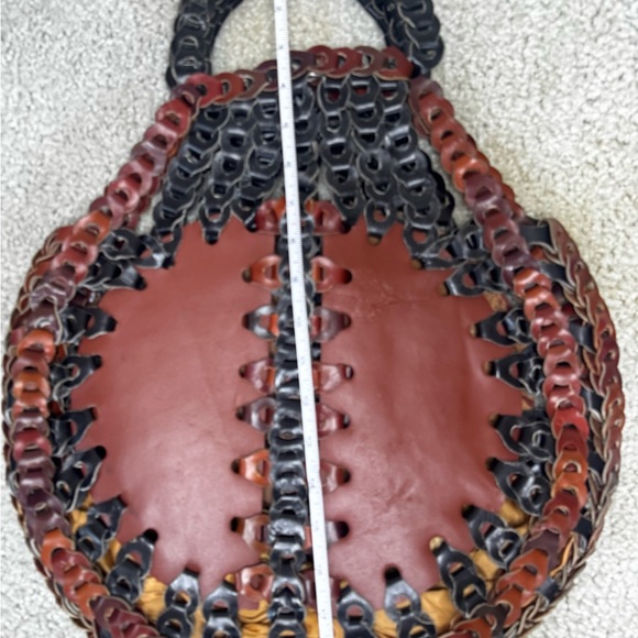 Boho Vintage 1970’s leather chain bag made in Argentina - Picture 10 of 11